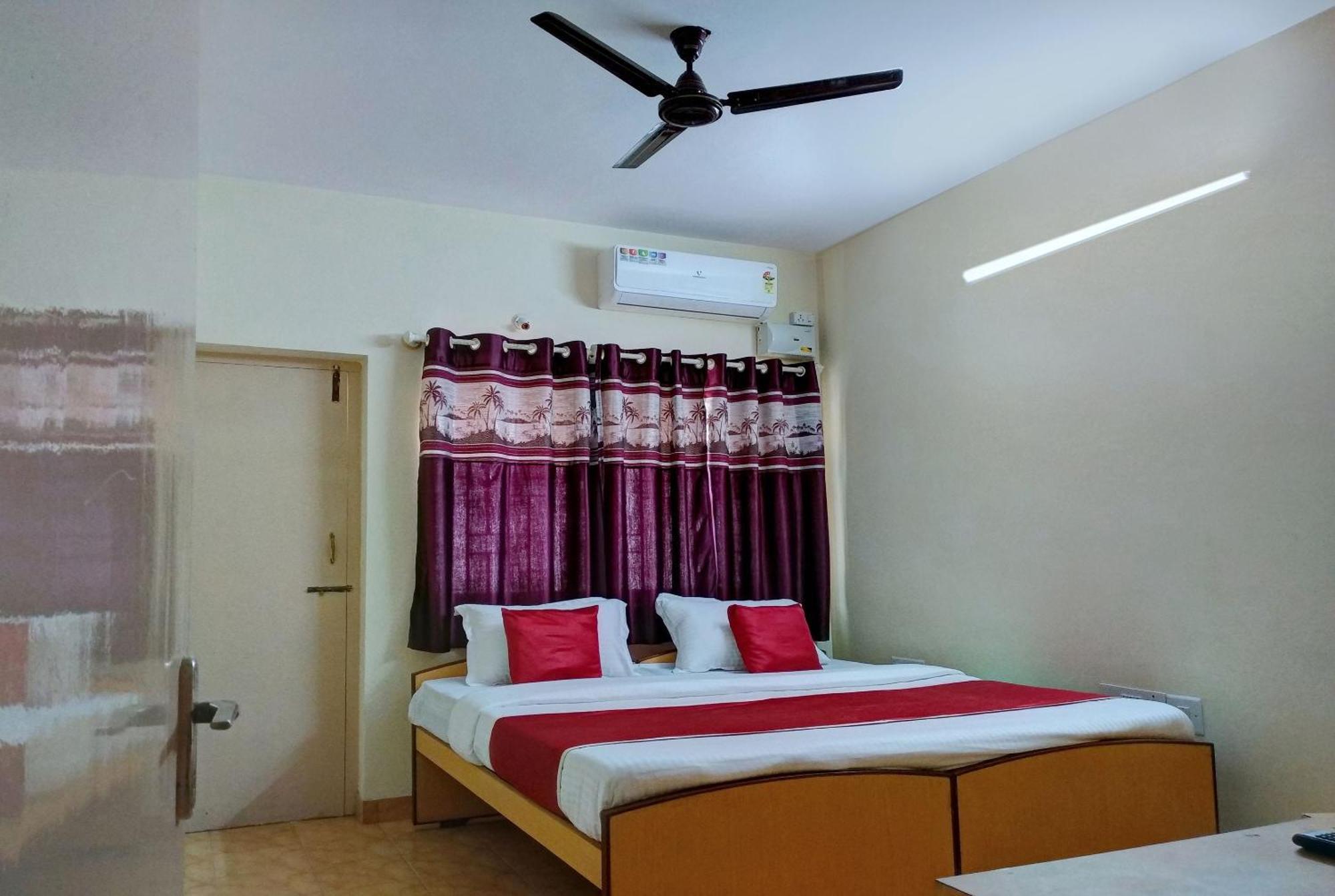 Super Hotel O Shree Mookambika Guest House Near Sri Someshwara Swami Temple Bangalore Exterior photo