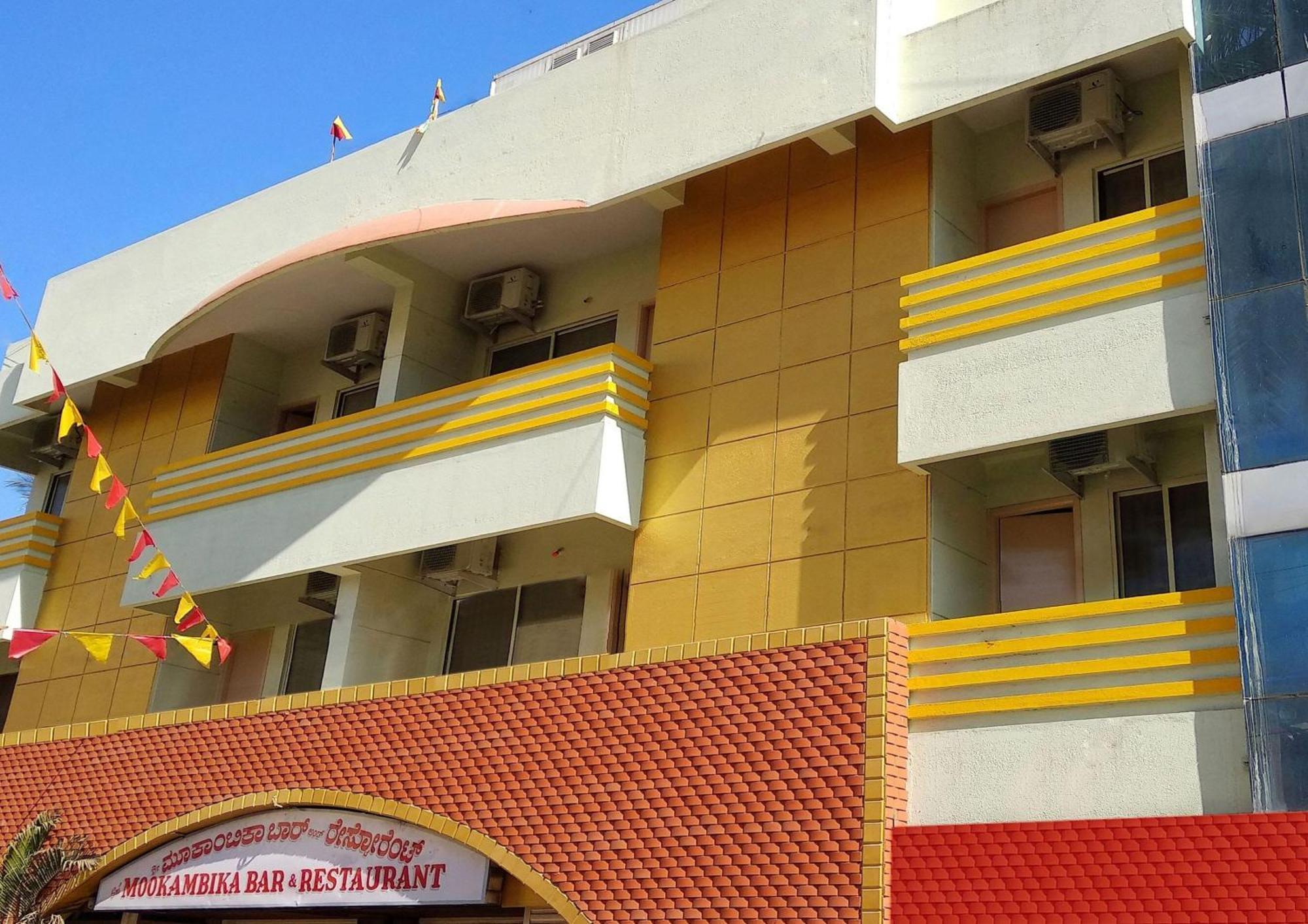 Super Hotel O Shree Mookambika Guest House Near Sri Someshwara Swami Temple Bangalore Exterior photo